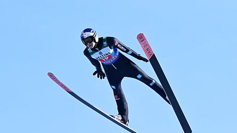 Skispringer Andreas Wellinger in Aktion.