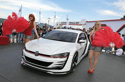 Ganz schön verrückt: Das &bdquo;Wörthersee 2013&ldquo;-Showcar aus Wolfsburg bringt es auf überaus aufregend verpackte 503 PS. Leider ist das Einzelstück unverkäuflich.