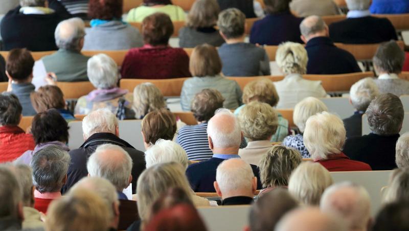 Studierende in einem Hörsaal der Universität Magdeburg: Laut Unesco-Weltbericht gehört Deutschland zu den 19 Prozent der Länder, die über 4 Prozent ihres Bildungsbudgets in lebenslanges Lernen investieren. Studierende in einem Hörsaal der Universität Magdeburg: Laut Unesco-Weltbericht gehört Deutschland zu den 19 Prozent der Länder, die über 4 Prozent ihres Bildungsbudgets in lebenslanges Lernen investieren.