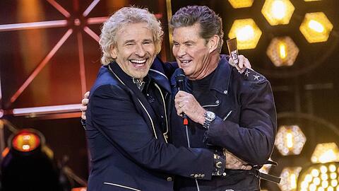 Auch abseits der "Wetten, dass..?"-Bühne gute Freunde: Thomas Gottschalk mit David Hasselhoff 2019 in der Sendung "50 Jahre ZDF-Hitparade".