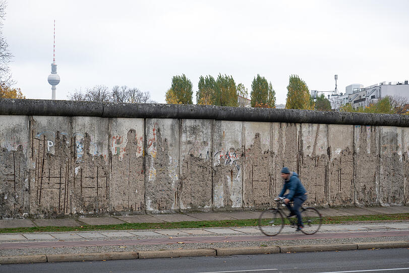 Die Reste der Berliner Mauer in der Bernauer Straße.