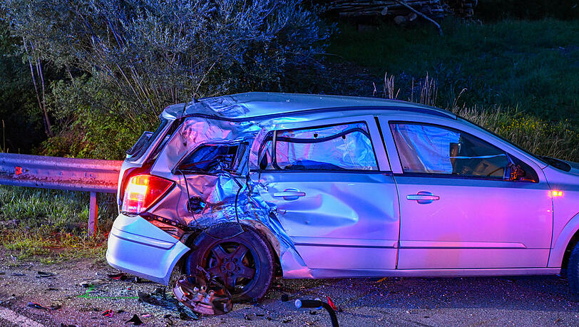Der Autofahrer erlitt nach dem Unfall einen Schock.