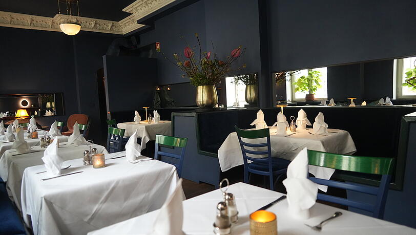 Die Einrichtung ist elegant, das Essen kreativ, die Preise im mittleren Bereich.