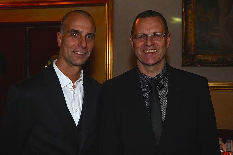 Freuten sich, dass die Gäste sich bestens unterhielten: AZ-Geschäftsführer Joachim Melzer und Klaus Huber (Verlagsleitung der Straubinger Verlagsgruppe/Landshuter Zeitung)