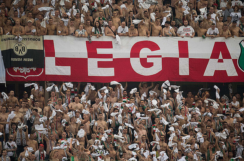 Legia-Anhänger während des Champions-League-Hinspiels gegen Borussia Dortmund in Warschau.