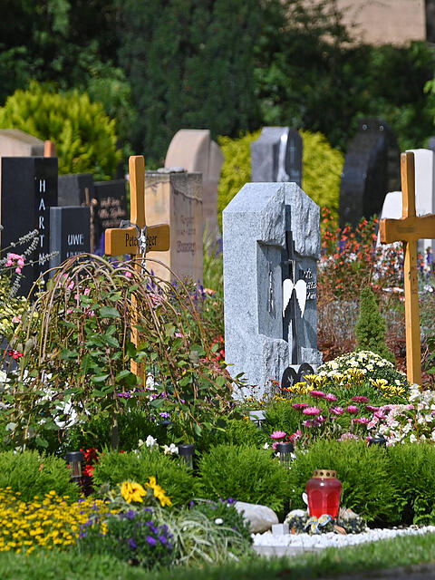 In unmittelbarer N&auml;he zum FRiedhof UNter