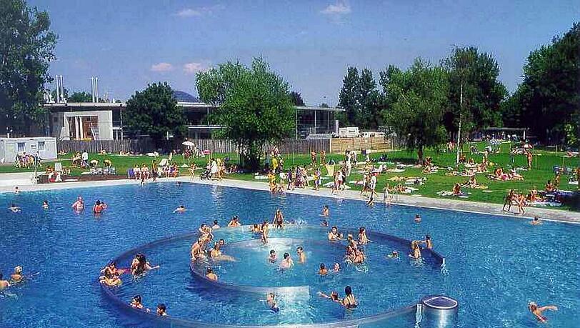 Das Westbad in München: Heuer kamen zehntausende Besucher weniger als sonst in die Münchner Freibäder. Das Westbad in München: Heuer kamen zehntausende Besucher weniger als sonst in die Münchner Freibäder.