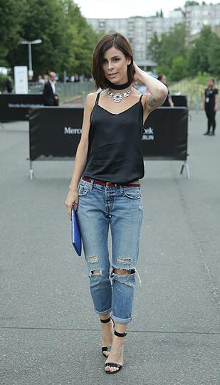 Sängerin Lena Meyer-Landrut kommt zur Modenschau von "Designer for Tomorrow".