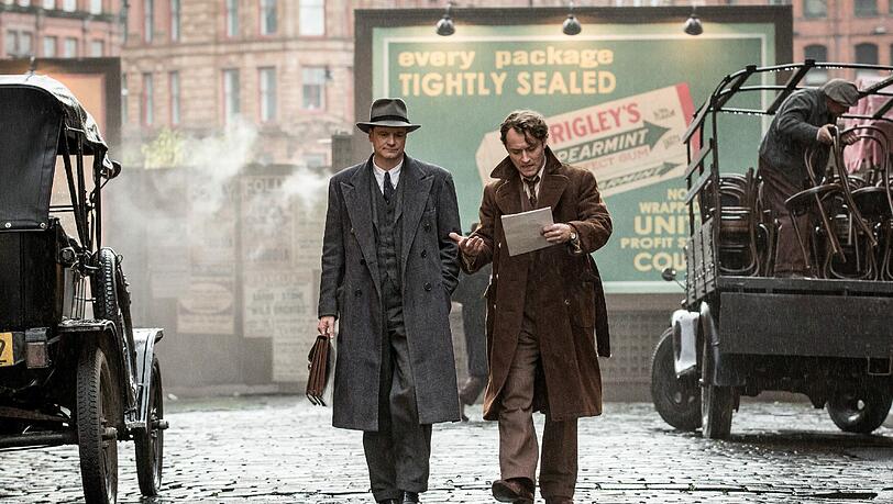 Die Zusammenarbeit zwischen Maxwell Perkins (Colin Firth, links) und Thomas Wolfe (Jude Law) wird immer enger. Die Zusammenarbeit zwischen Maxwell Perkins (Colin Firth, links) und Thomas Wolfe (Jude Law) wird immer enger.