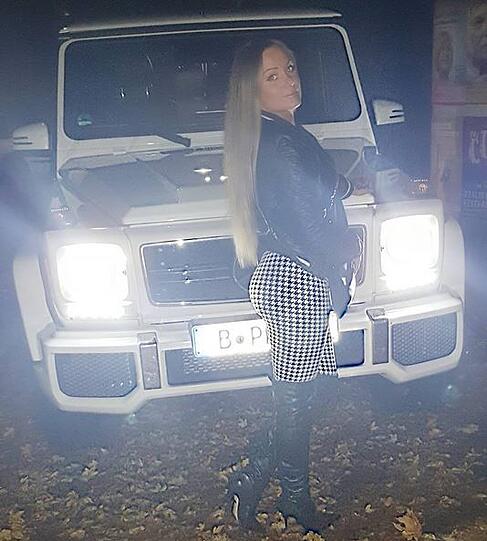 Schwesta Ewa auf Instagram: Die Rapperin liebt es, ihre Fans mit lasziven Fotos zu provozieren.