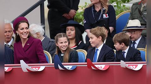 Prinzessin Kate mit den Kindern Charlotte, George und Louis.