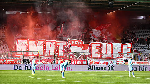 Wollen weiterhin im Gr&uuml;nwalder Stadion spielen: Die Amateure des FC Bayern.
