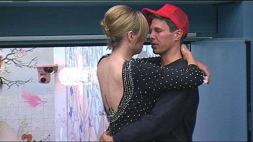 Valencia verlässt freiwillig das &bdquo;Big Brother&ldquo;-Haus: &bdquo;Ich brauche mein Luxusleben. Ich brauche mein Botox&ldquo;! Und: Jasmin, Jordan, Rayo und Florian sind nominiert! Die Bilder aus dem TV-Container