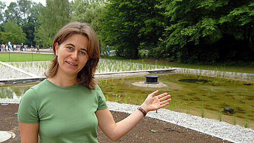 So sieht der Wasseraufbereitungstümpel aus. Bäder-Chefin Christine Kugler versichert, dass er zum idyllischen Biotop wird. So sieht der Wasseraufbereitungstümpel aus. Bäder-Chefin Christine Kugler versichert, dass er zum idyllischen Biotop wird.