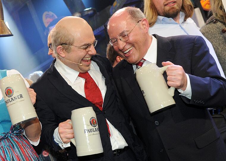 Gregor Gysi: Rechts das Original, links Schauspieler Reinhard Peer