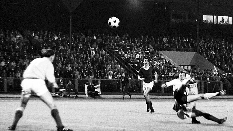 Das Tor fürs Geschichtsbuch: Franz "Bulle" Roth erzielt im Europapokalfinale am 31. Mai 1967 den Siegtreffer gegen die Glasgow Rangers.