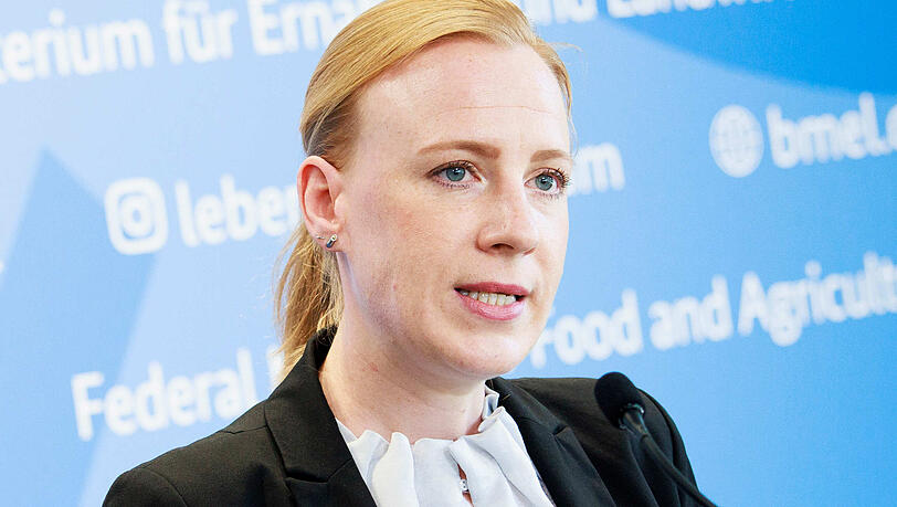 Ariane Kari, erste Tierschutzbeauftragte der Bundesregierung. Ariane Kari, erste Tierschutzbeauftragte der Bundesregierung.