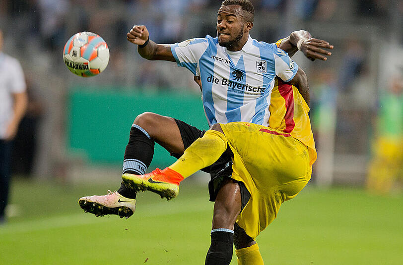 Fußballerisch hat Victor Andrade noch Luft nach oben, doch bei den Fans ist er gefragt.