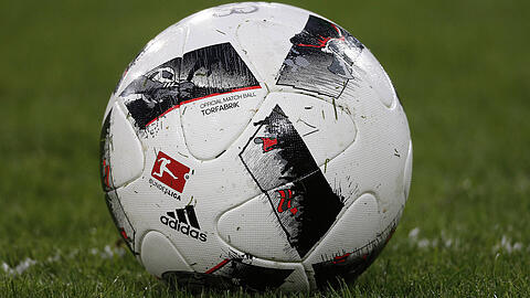 Ab Freitag rollt er wieder, der Bundesliga-Ball.
