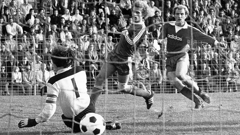 18. September 1976: Uli Hoeneß erzielt das Tor zum 6:5 für den FC Bayern München gegen VfL Bochum.
