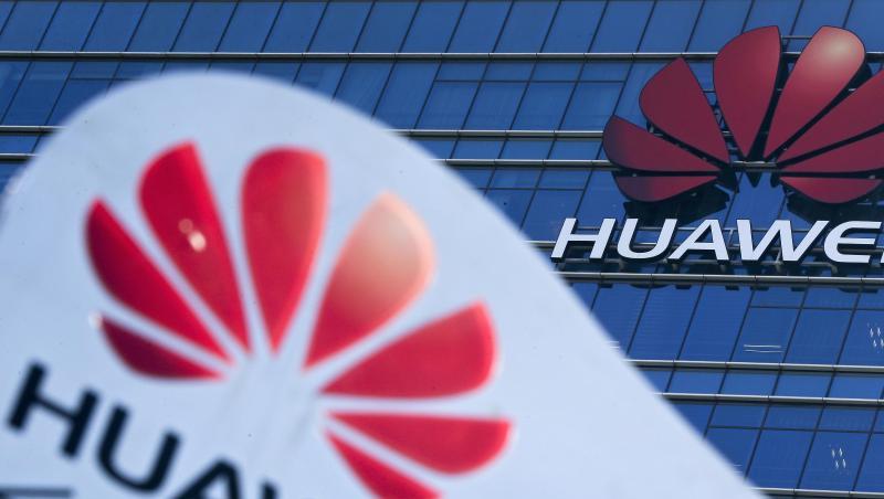 Zum Handelskonflikt mit den USA kommt für den chinesischen Technologiekonzern jetzt noch die Coronavirus-Krise. Huawei legte beim Umsatz spärlich zu. Zum Handelskonflikt mit den USA kommt für den chinesischen Technologiekonzern jetzt noch die Coronavirus-Krise. Huawei legte beim Umsatz spärlich zu.