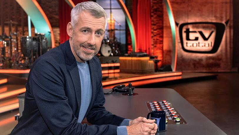 Hat noch lange nicht fertig: "TV total"-Moderator Sebastian Pufpaff hat seinen Vertrag langfristig verlängert.