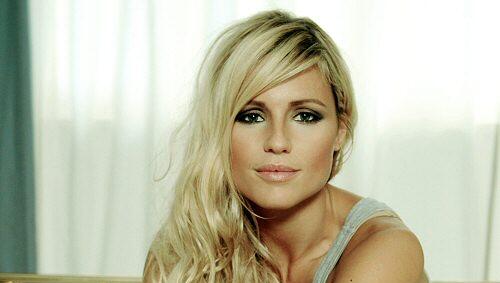 Traum vieler Männer: Michelle Hunziger - doch auf manche Verehrer will sie lieber verzichten. Traum vieler Männer: Michelle Hunziger - doch auf manche Verehrer will sie lieber verzichten.