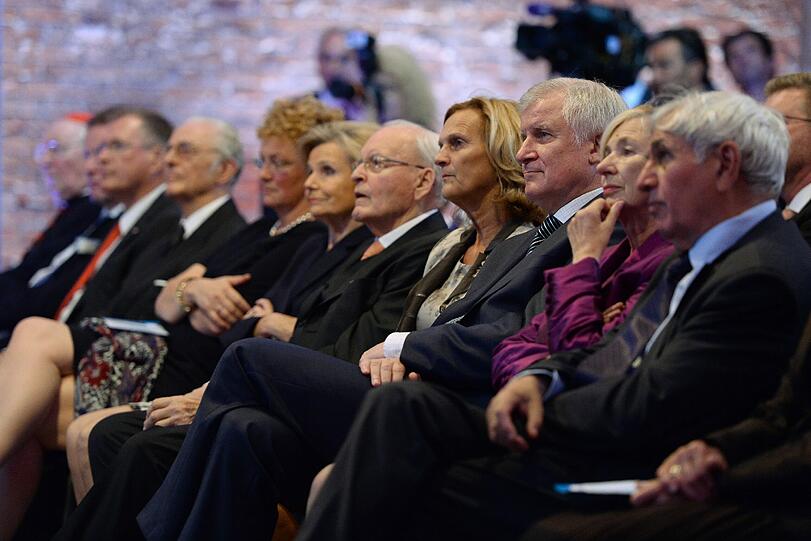 Festakt der Hanns-Seidel-Stiftung anlässlich des 100. Geburtstags von Franz Josef Strauß. Hier die Bilder von der Gedenkfeier in der Allerheiligen-Hofkirche der Residenz in München.