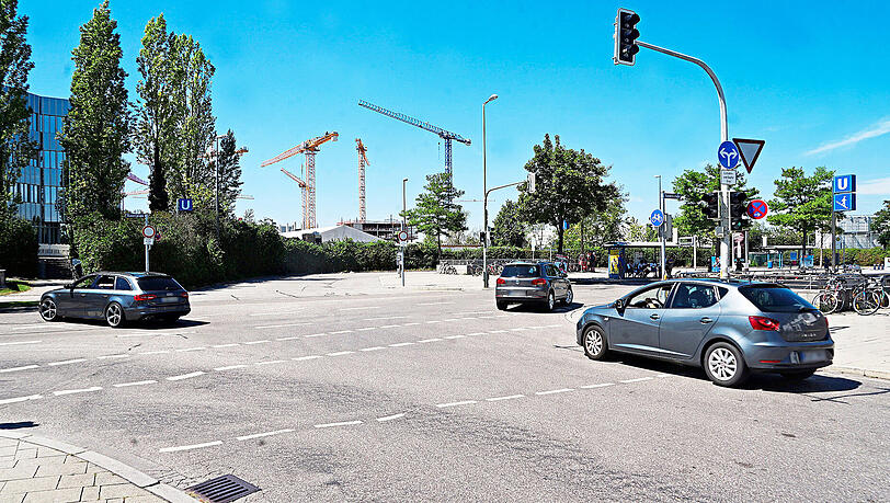 Die Kreuzung an der Knorrstraße: Hier krachte es gewaltig. Die Kreuzung an der Knorrstraße: Hier krachte es gewaltig.