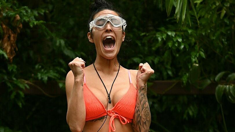 Elena Miras hat 2019 bereits "Das Sommerhaus der Stars" gewonnen. Wie dort brachte ihr temperamentvolles Auftreten im Dschungelcamp aber nicht nur Fans. Kurz vor dem Halbfinale schied sie aus.