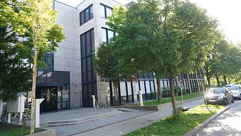 Die private Realschule hat ihren Sitz im Gewerbegebiet in Trudering.