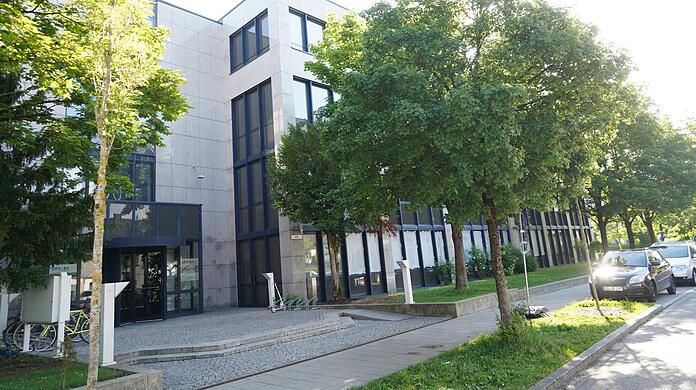 Die private Realschule hat ihren Sitz im Gewerbegebiet in Trudering.