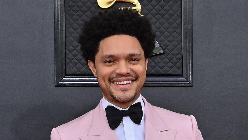 Komiker Trevor Noah moderiert mit den Grammys 2023 zum dritten Mal in Folge den US-Musikpreis.