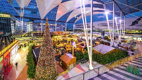 Der Weihnachts- und Wintermarkt im MAC-Forum am Flughafen München.
