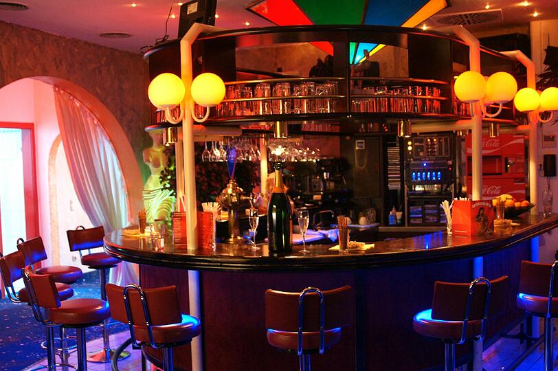 Die Bar in der "Sudfass Oase"...