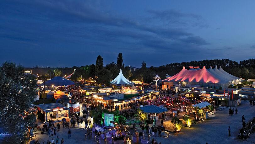 Blick auf das Tollwood-Sommerfestival Blick auf das Tollwood-Sommerfestival