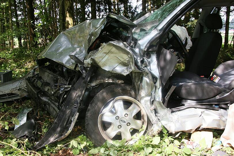 Die Bilder des Verkehrsunfalls im Landkreis Mühldorf.