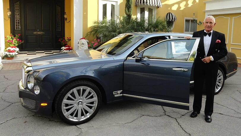 Frederic von Anhalt vor seinem geliebten Bentley Frederic von Anhalt vor seinem geliebten Bentley