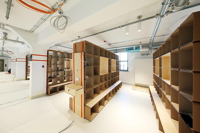 Das ist die neue Stadtbibliothek - freilich noch ganz ohne Bücher.
