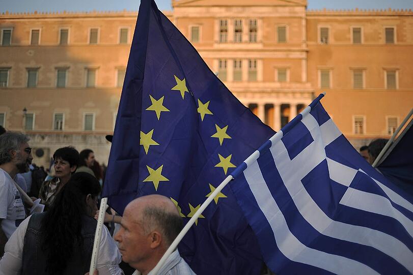 Am Donnerstagabend demonstrierten viele Athener vor dem griechischen Parlament für einen Verbleib in der Eurozone.