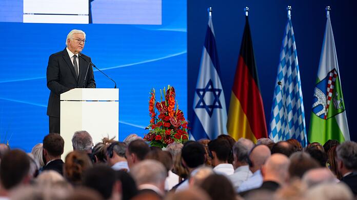 Bundespräsident Frank-Walter Steinmeier spricht bei der Gedenkveranstaltung zum 50. Jahrestag des Anschlags auf israelische Sportler bei den Olympischen Spielen 1972 in München.