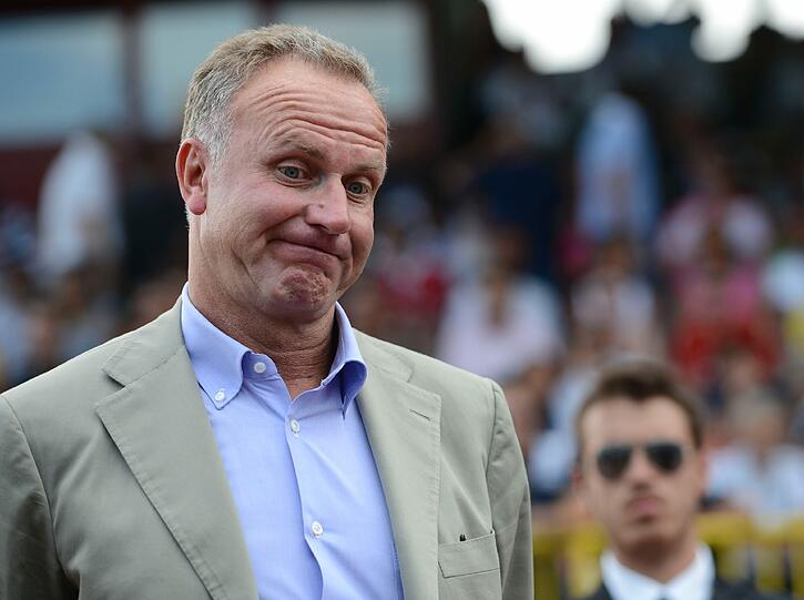 Zur angeblich geforderten Ausbildungsentschädigung des Martinez-Stammklubs Osasuna Pamplona sagte Bayerns Vorstandsvorsitzender Karl-Heinz Rummenigge am Montag auf Nachfrage: &bdquo;Dieser Fall ist uns nicht bekannt.&ldquo;