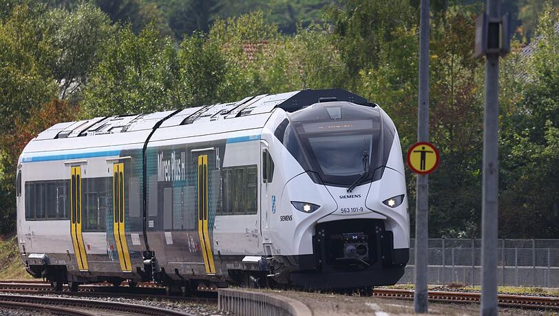 In Schwaben testet der Freistaat im Moment auch einen Wasserstoffzug. Als Dieselersatz ist diese Technologie vorl&auml;ufig aber nicht vorgesehen. (Archivbild)