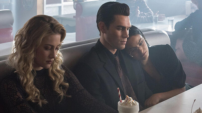 Wie geht es für Archie (KJ Apa, Mitte) und Co. in "Riverdale" weiter?