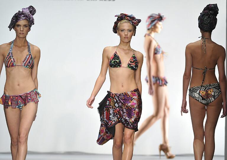 Gaaanz viel nackte Haut präsentieren die Models derzeit bei der Fashion Week in Mexiko-City.