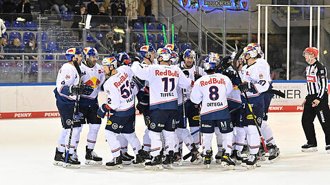 Der EHC München gewinnt gegen Straubing in der Verlängerung.