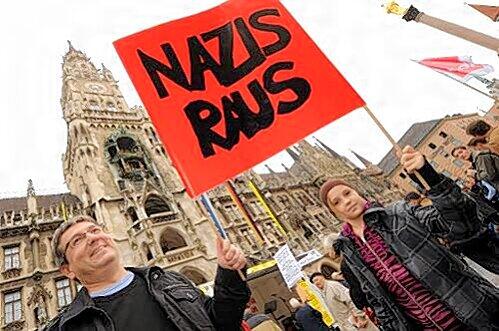 Rund 1000 Menschen gingen am Samstag gegen Rechts auf die Straße.