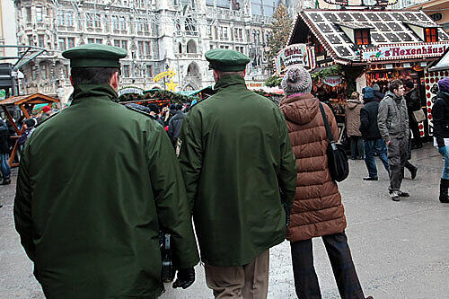 Advent mit Polizei: Beamte am Marienplatz