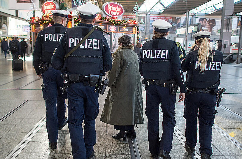 Massive Polizeipräsenz am Münchner Hauptbahnhof.