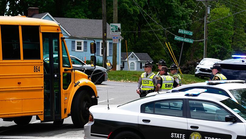 Bei einem Schusswechsel in einem Park in North Carolina sind zwei Jugendliche get&ouml;tet und f&uuml;nf weitere verletzt worden.